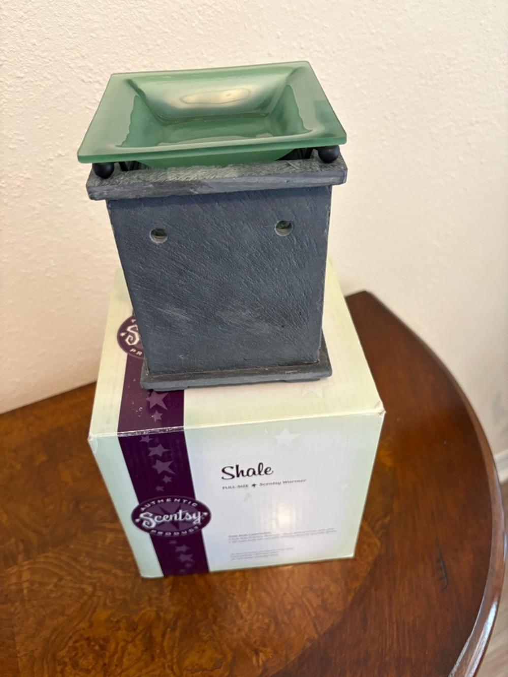 Scentsy Shale Full-Size Warmer in Green and Gray